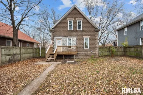 227 44th St, Moline, IL 61265 photo 2