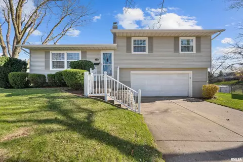 3241 W 15th St, Davenport, IA 52804