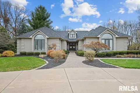 9 Orchard Hill Blvd, Moline, IL 61265