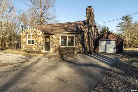 1878 Pump House Rd, Murphysboro, IL 62966
