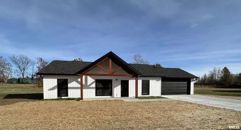 210 S Greenbriar Rd, Carterville, IL 62918