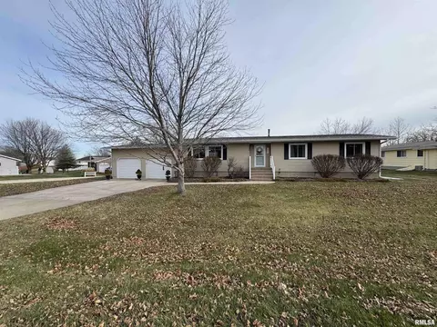 808 NE 3rd Ave, Aledo, IL 61231 photo 1