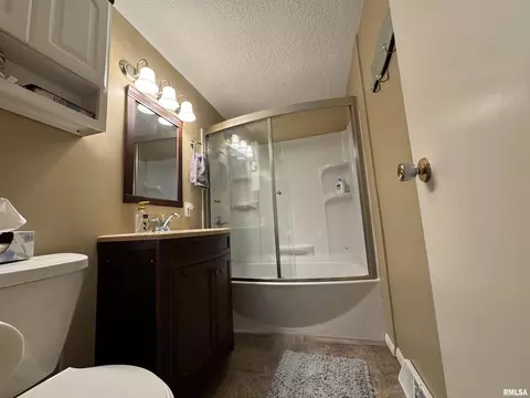 808 NE 3rd Ave, Aledo, IL 61231 photo 22