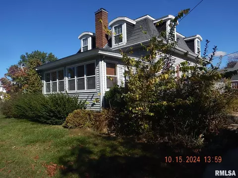 406 S Henry St, Geneseo, IL 61254