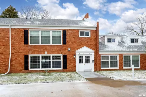 3215 E Locust St, Davenport, IA 52803