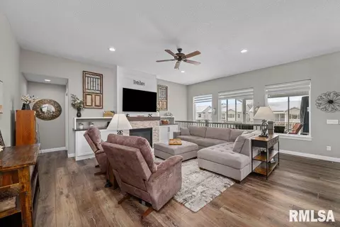 150 Muhs Cir, Eldridge, IA 52748 photo 10