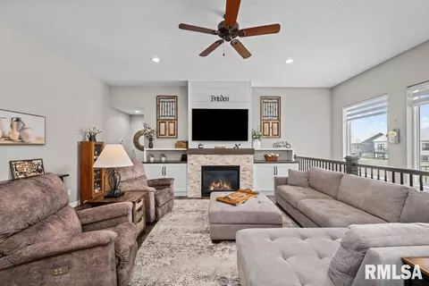150 Muhs Cir, Eldridge, IA 52748 photo 8