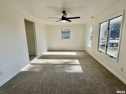 209 W Prairie St, Camp Point, IL 62320 photo 17