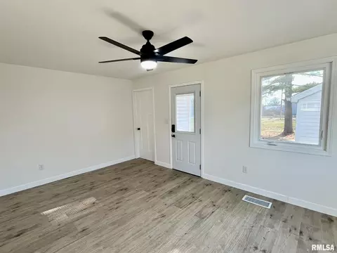 209 W Prairie St, Camp Point, IL 62320 photo 13