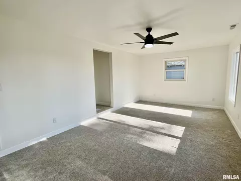 209 W Prairie St, Camp Point, IL 62320 photo 16