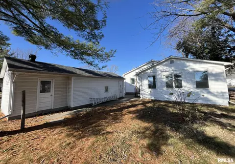 209 W Prairie St, Camp Point, IL 62320 photo 2