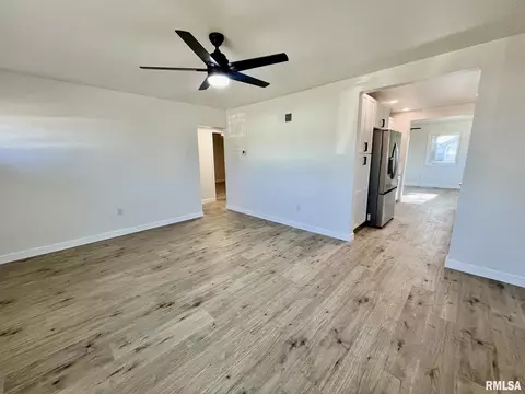 209 W Prairie St, Camp Point, IL 62320 photo 11