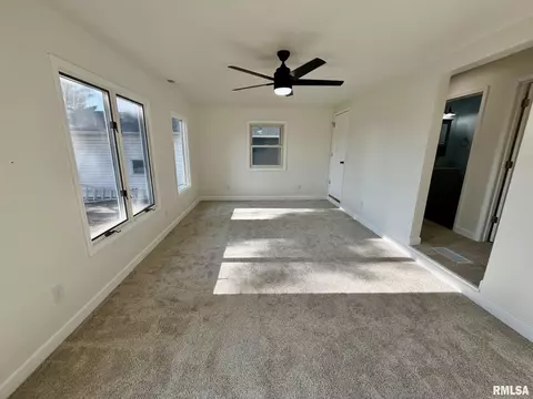 209 W Prairie St, Camp Point, IL 62320 photo 18