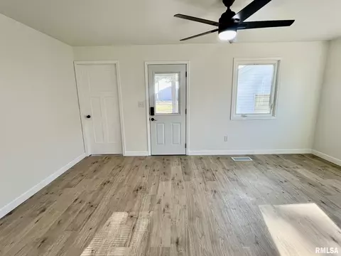 209 W Prairie St, Camp Point, IL 62320 photo 14
