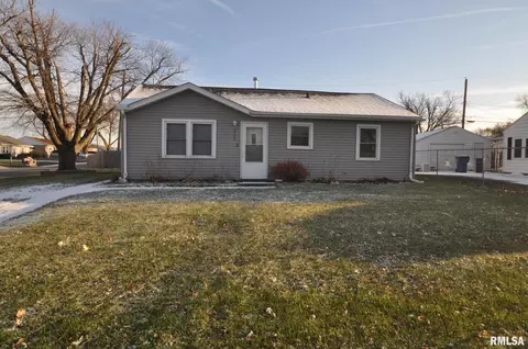 2503 W 70th St, Davenport, IA 52806