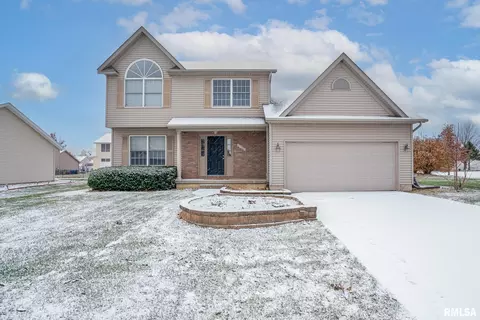 5345 Appleton Dr, Davenport, IA 52804