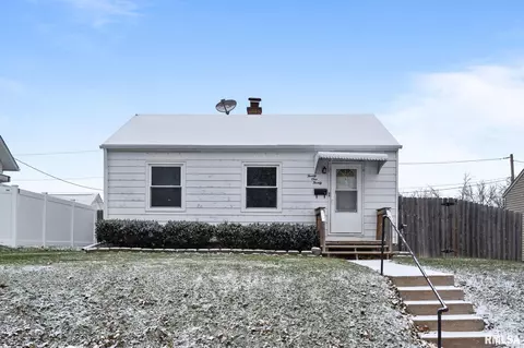 2120 W High St, Davenport, IA 52804