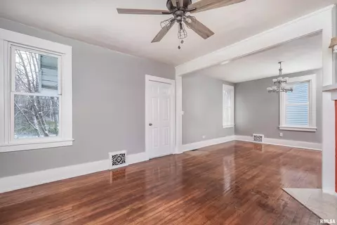 2409 12th Ave, Moline, IL 61265 photo 9
