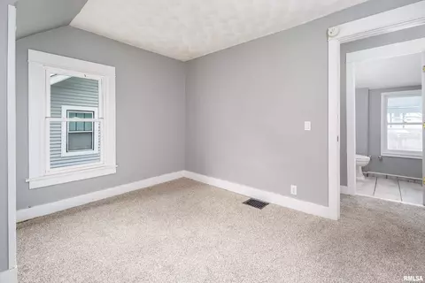 2409 12th Ave, Moline, IL 61265 photo 23