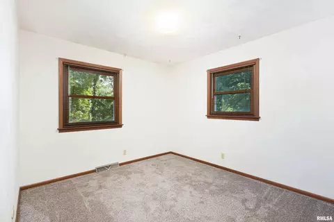 3417 40th St, Moline, IL 61265 photo 19