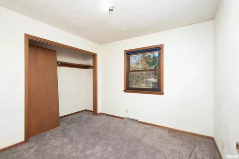 3417 40th St, Moline, IL 61265 photo 18