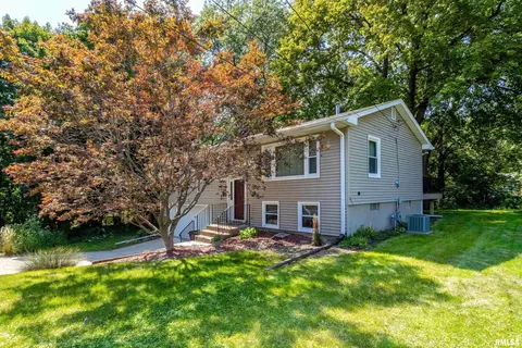 3417 40th St, Moline, IL 61265 photo 2