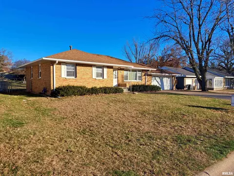 1010 5th Ave N, Clinton, IA 52732