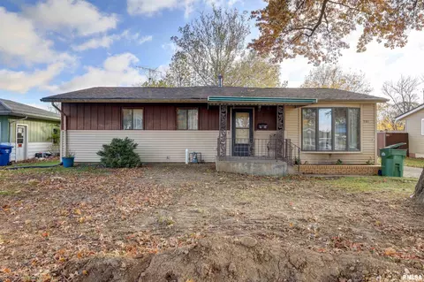 731 N 13th St, Clinton, IA 52732