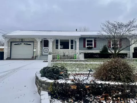 3701 24th St, Rock Island, IL 61201
