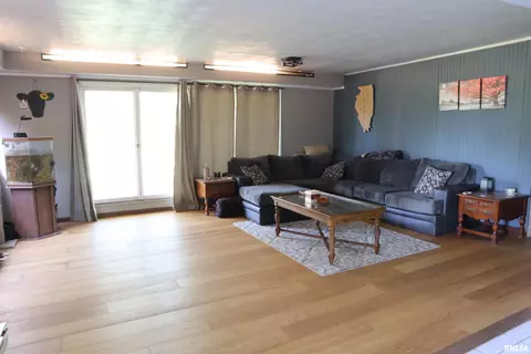 15705 E Cheyenne Dr, Cuba, IL 61427 photo 6