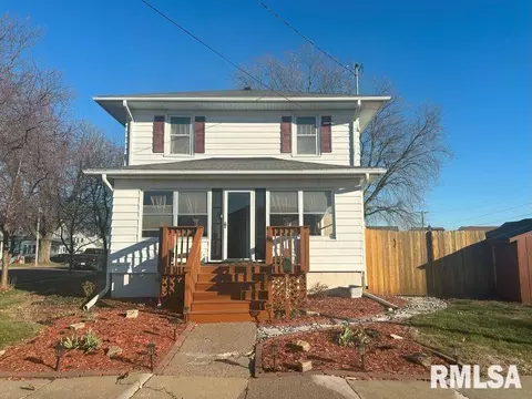 1120 5th Ave, Dewitt, IA 52742