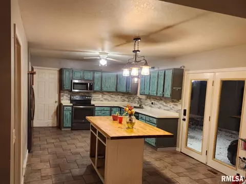 312 N Illinois St, Camp Point, IL 62320 photo 5