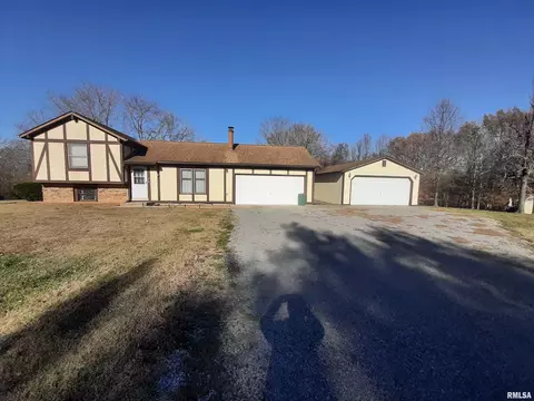12684 Blackberry Hills Ln, Marion, IL 62959