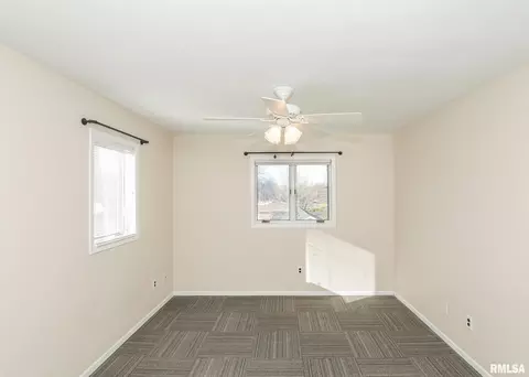 3145 4th St, Moline, IL 61265 photo 4