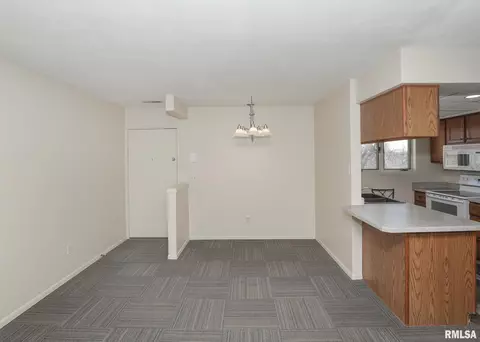 3145 4th St, Moline, IL 61265 photo 10
