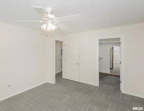 3145 4th St, Moline, IL 61265 photo 2