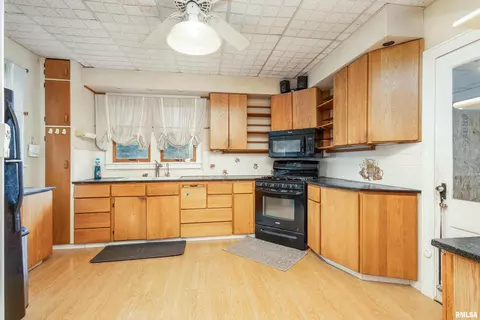 1109 3rd St, Moline, IL 61265 photo 14