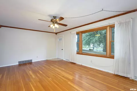 1208 12th St, Viola, IL 61486 photo 10