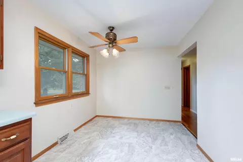 1208 12th St, Viola, IL 61486 photo 15