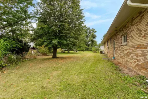 1208 12th St, Viola, IL 61486 photo 31