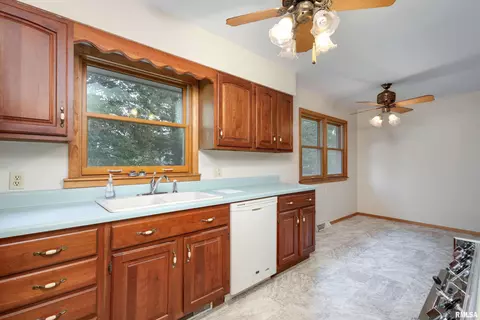 1208 12th St, Viola, IL 61486 photo 13