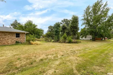 1208 12th St, Viola, IL 61486 photo 6
