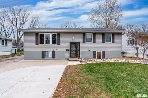 475 30th Ave, East Moline, IL 61244