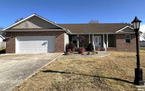 1805 Colonial Dr, Marion, IL 62959