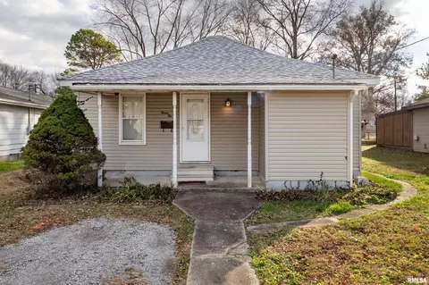 1210 E 5th St, West Frankfort, IL 62896