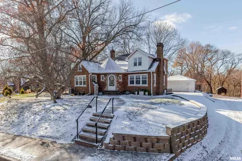 1101 22nd St, Moline, IL 61265