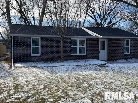 434 14th Ave, Silvis, IL 61282