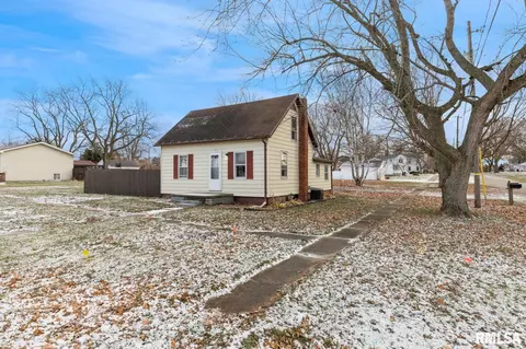 301 E Walnut St, Sheffield, IL 61361 photo 2