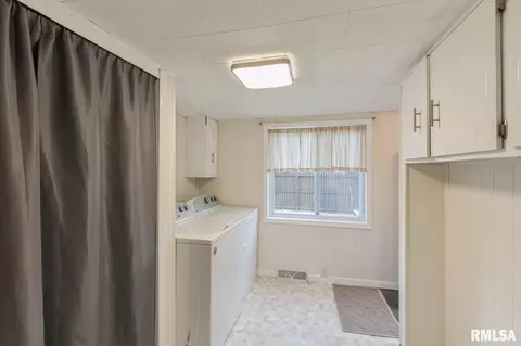 301 E Walnut St, Sheffield, IL 61361 photo 11