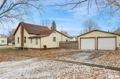 301 E Walnut St, Sheffield, IL 61361